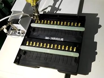 为什么选用自动焊锡机机器人